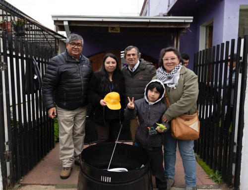 Ruta de las Comunidades Sostenibles: Casa de la Mujer de Tomé se sumó al reciclaje de residuos orgánicos gracias a composteras entregadas por Camanchaca